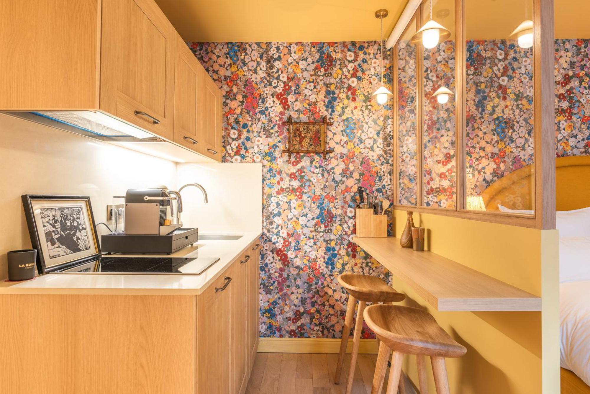 Maison La Boheme Montmartre - Studios & Apartments Paris Bagian luar foto