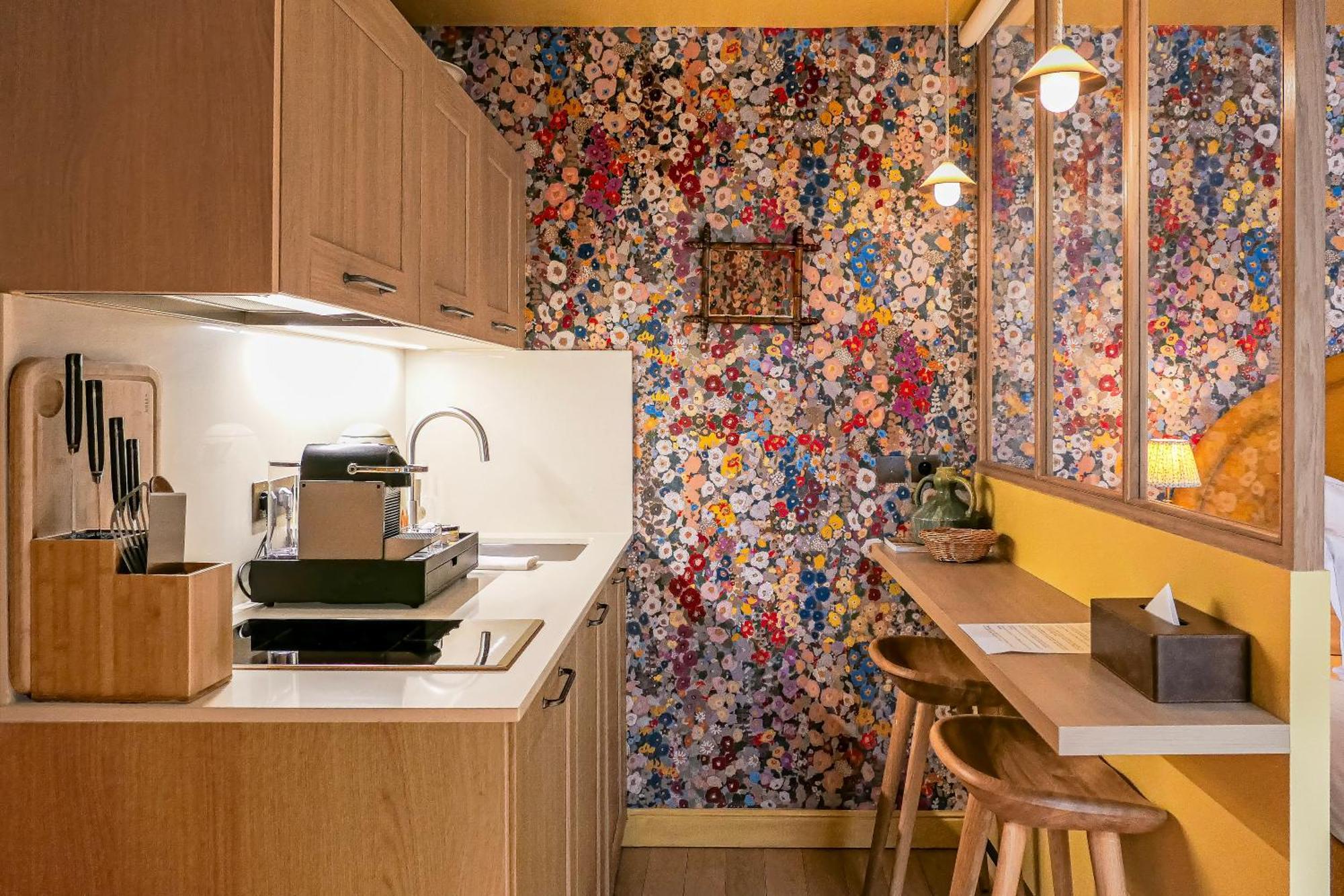 Maison La Boheme Montmartre - Studios & Apartments Paris Bagian luar foto
