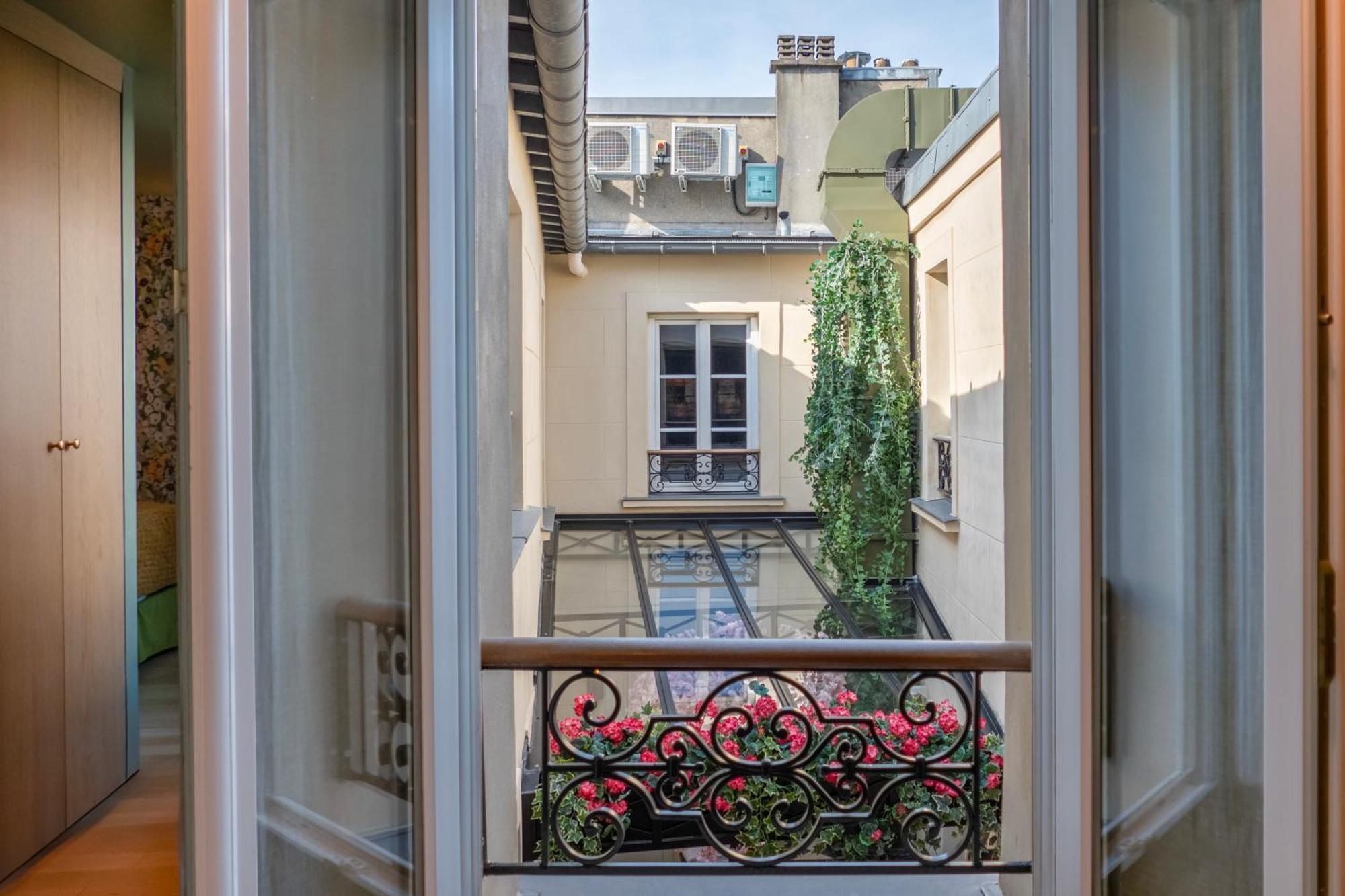 Maison La Boheme Montmartre - Studios & Apartments Paris Bagian luar foto